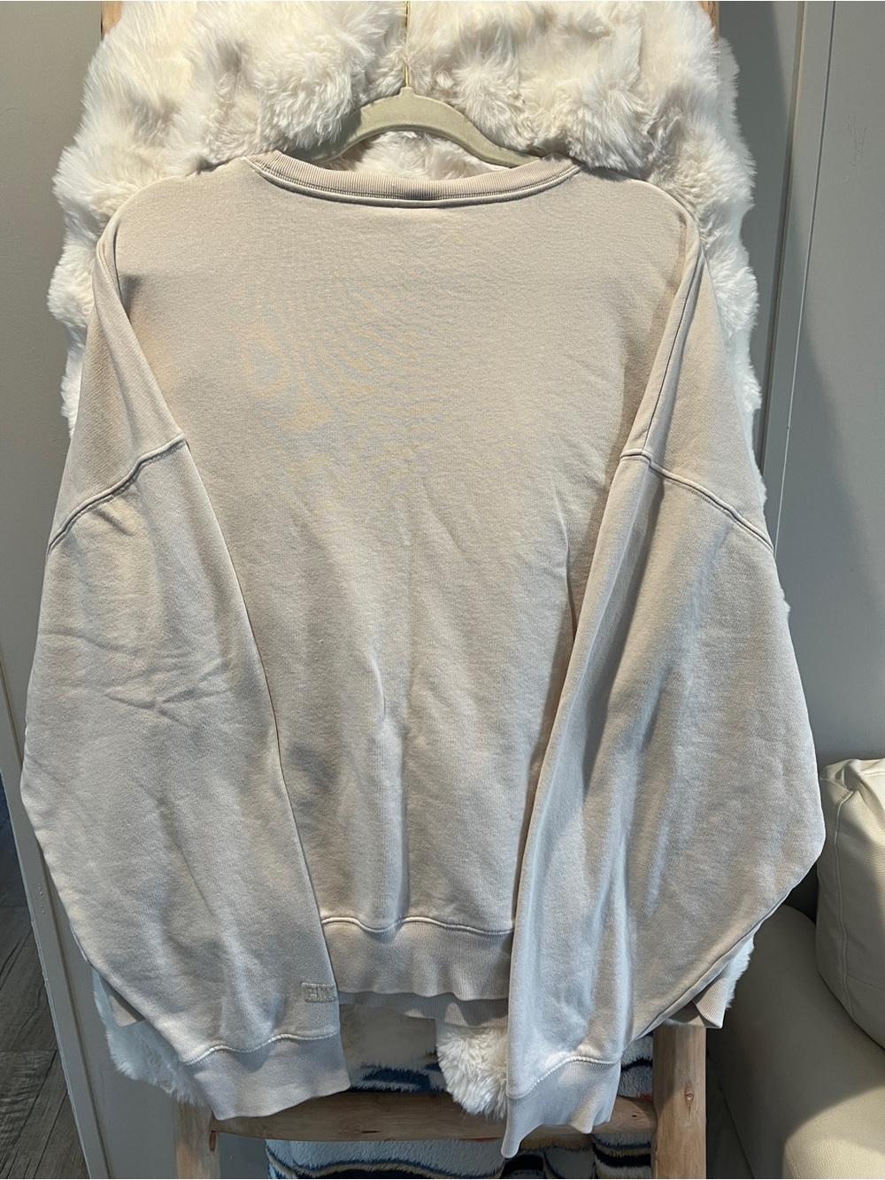 PINK Victoria's Secret Oversized Crewneck Sweatshirt - Light Beige - Picture 3 of 4